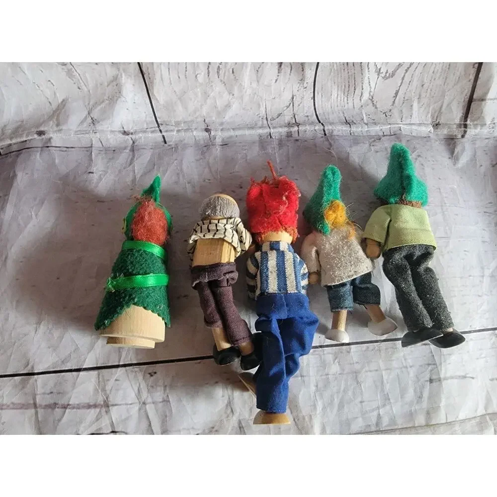 Dollhouse Family Lot 4 Poseable Wood Dolls Figures Toy People Friends READ